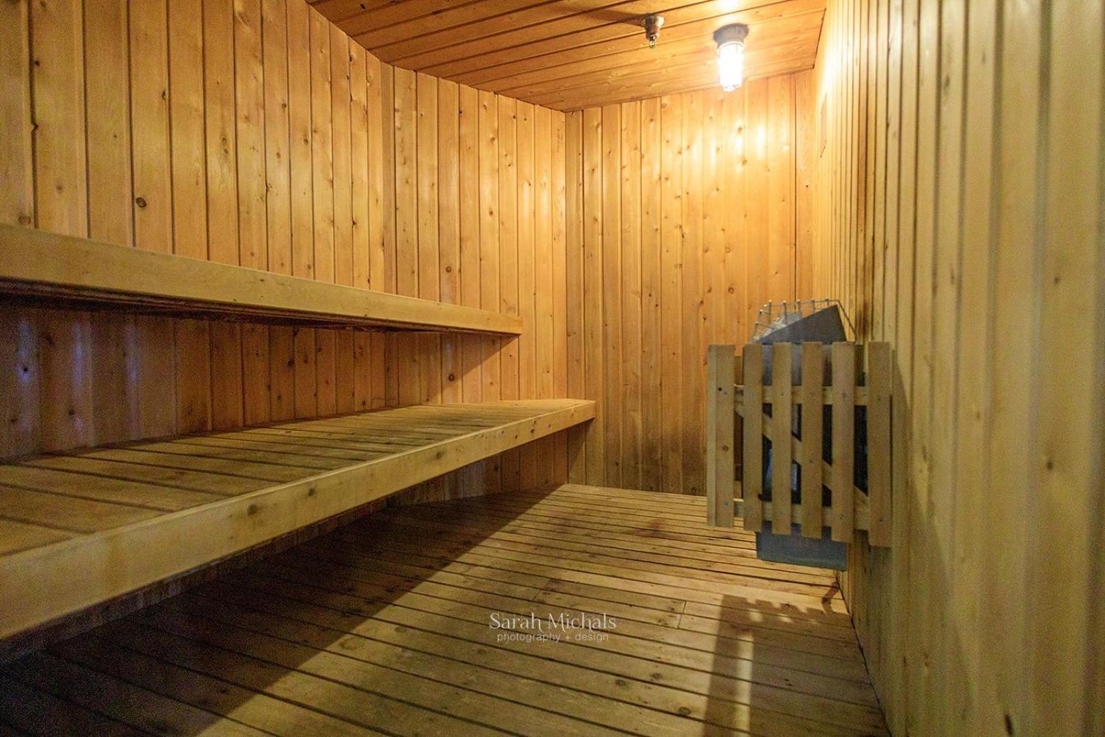 איירון מאונטיין Mountain Host Motor Inn מראה חיצוני תמונה